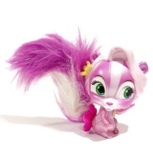 Disney Palace Pets Figure Rapunzel Purple Pink Chipmunk Squirrel Meadow Tangled